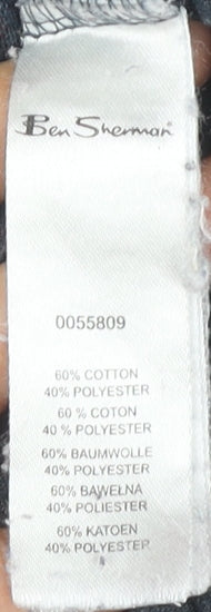 Ben Sherman Men's T-shirt, Size Small.