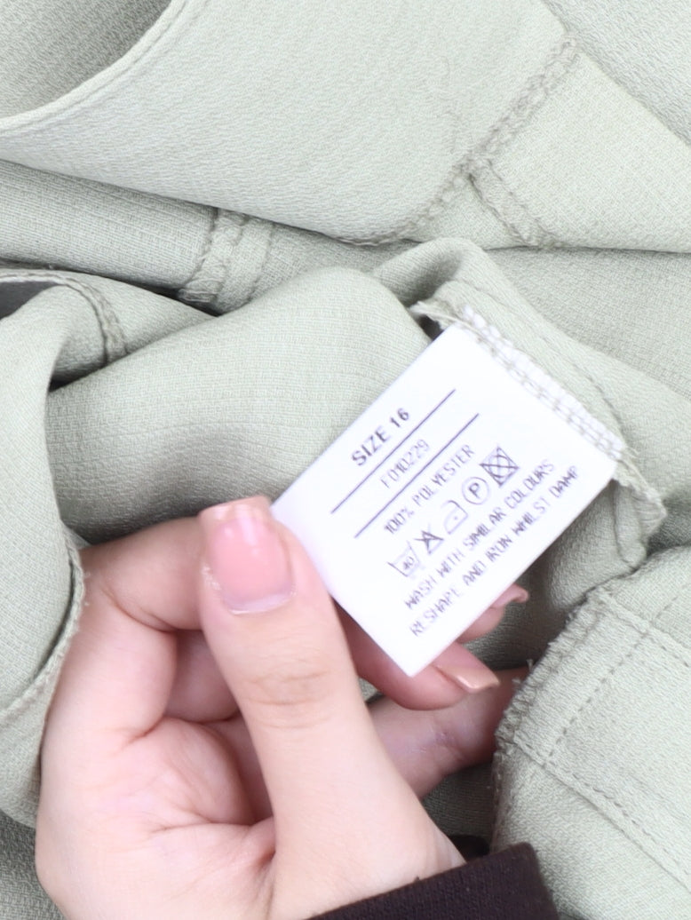 Amaranto Women's Green Blazer Size 16