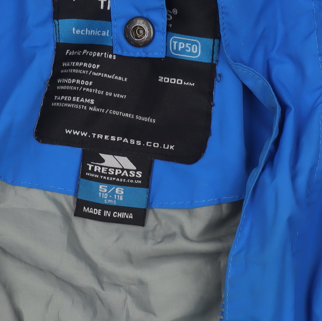 Additional view of Trespass boys’ blue waterproof hooded rain jacket 5-6 years