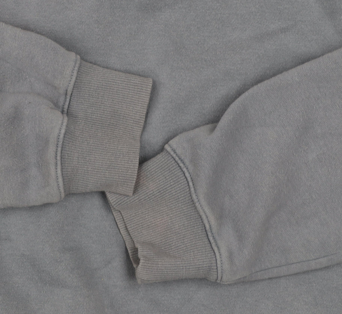 H&M Divided Men’s Grey Pullover Sweatshirt M Crew Neck Fleece Logo