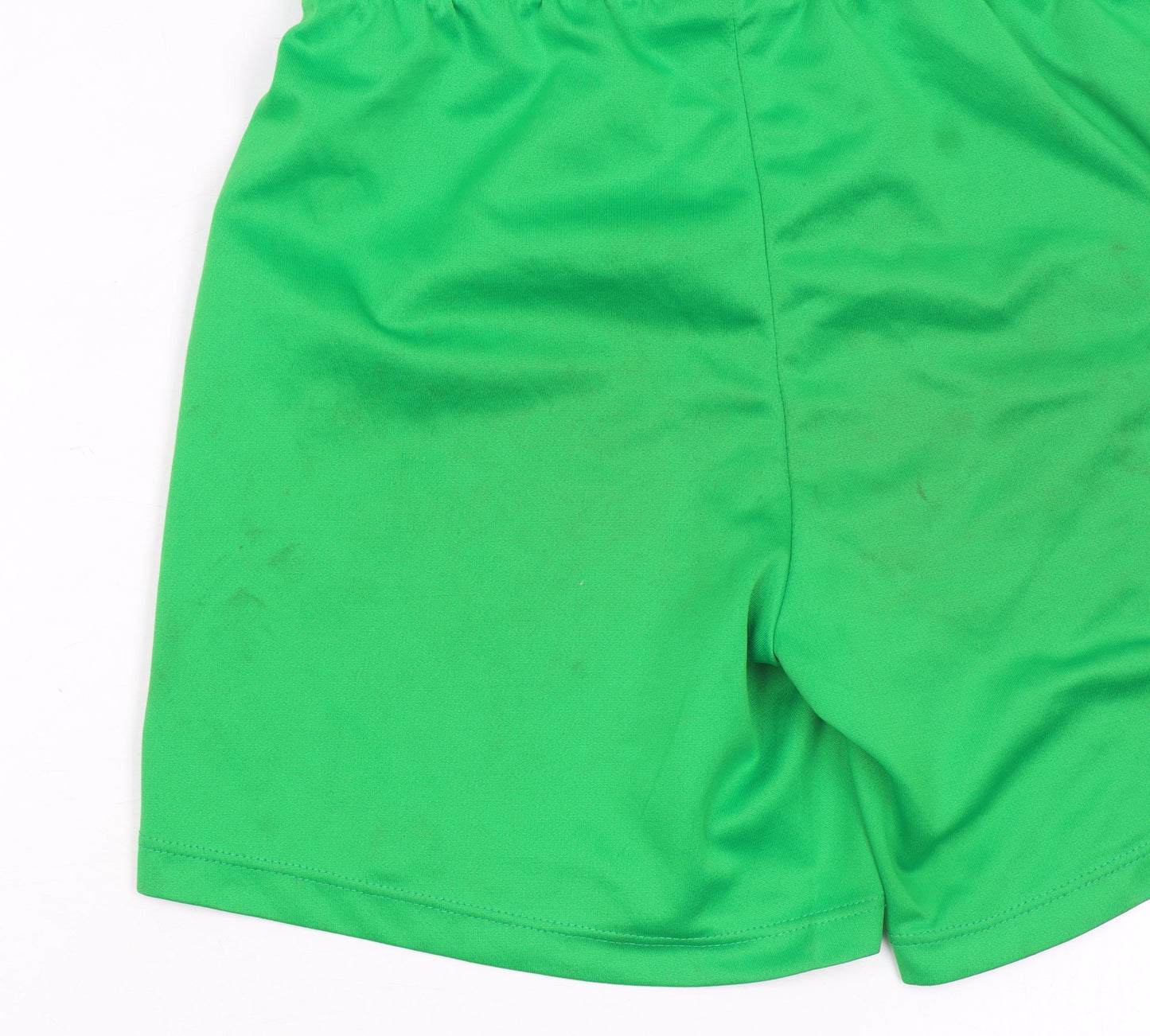 Umbro Boys Green Athletic Football Shorts YM Quick Dry Sportswear