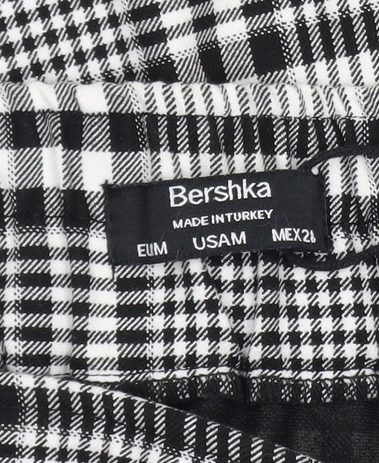 Bershka Women Black Check A-Line Short Skirt Size M