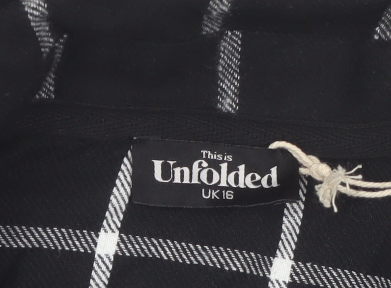 This is Unfolded Women's Black Check Flannel Pyjama Top UK 16