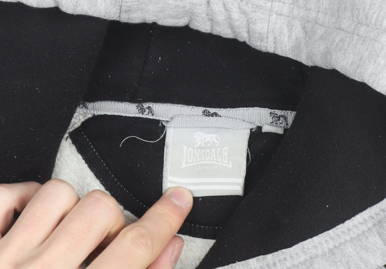 Lonsdale Men’s Grey Pullover Hoodie Medium Graphic Print Sportswear