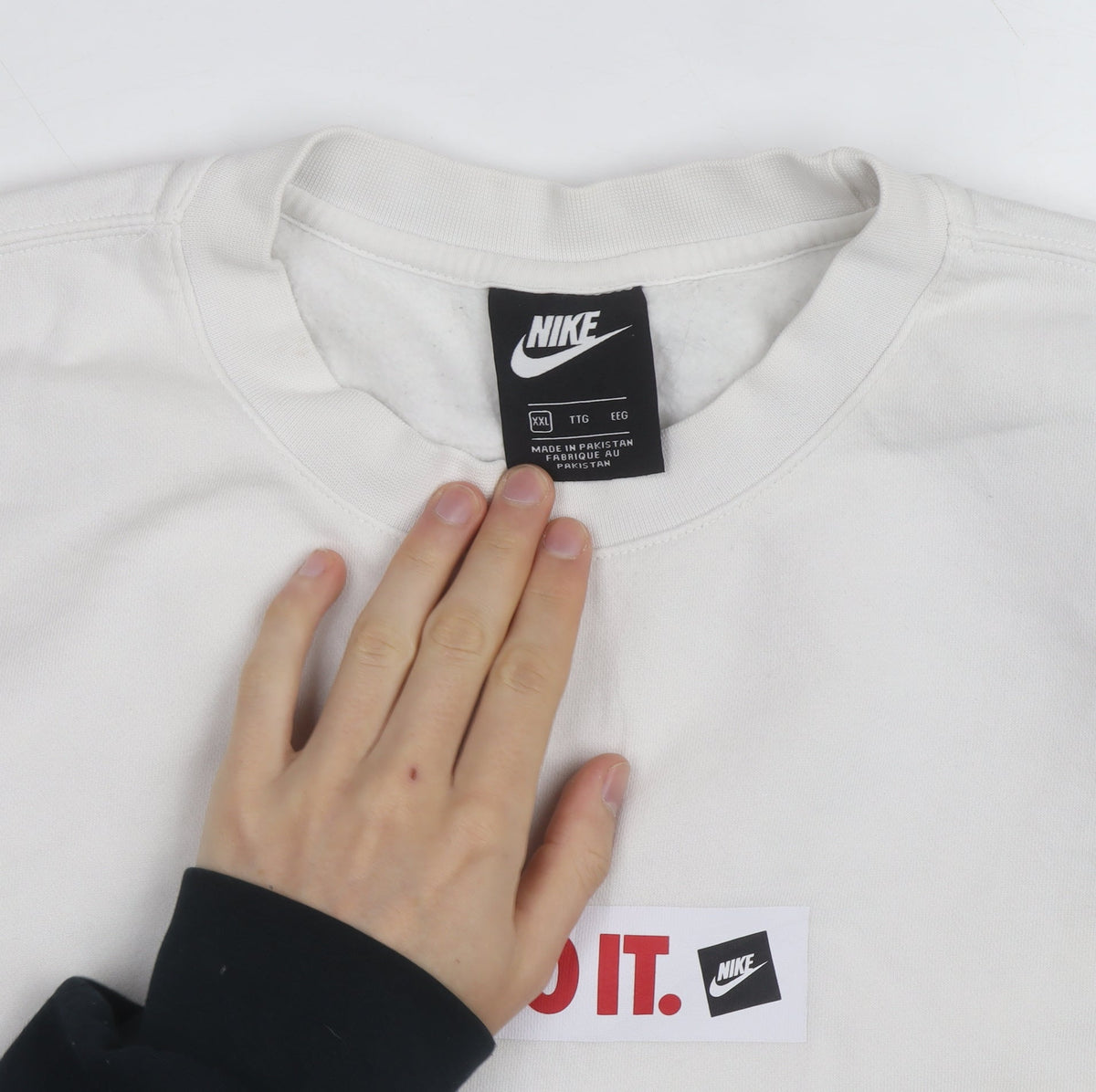 Nike Men's White 2XL Pullover Crew Neck Sweatshirt Just Do It Logo