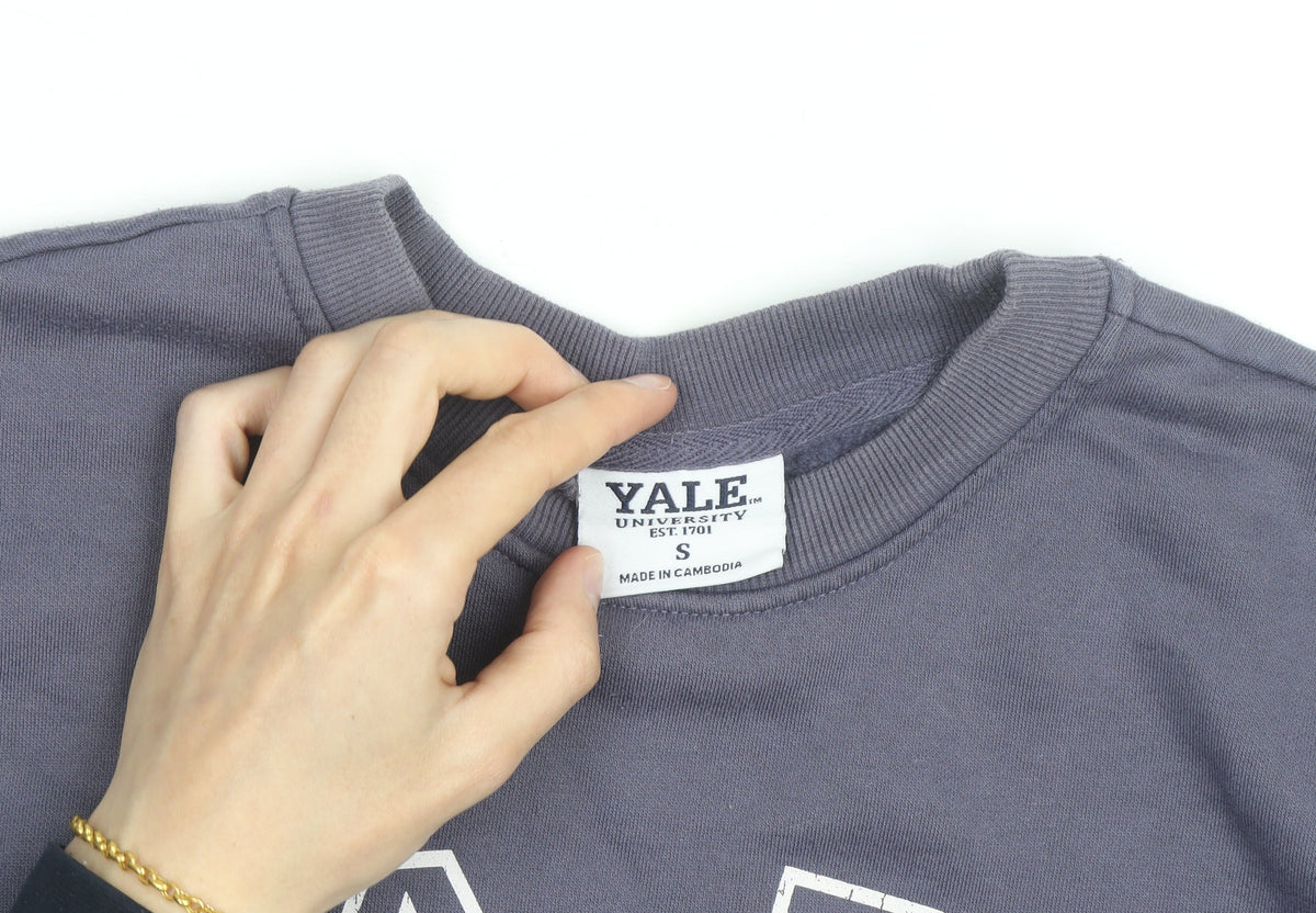 Yale University Men's Blue Crew Neck Graphic Sweatshirt Size S