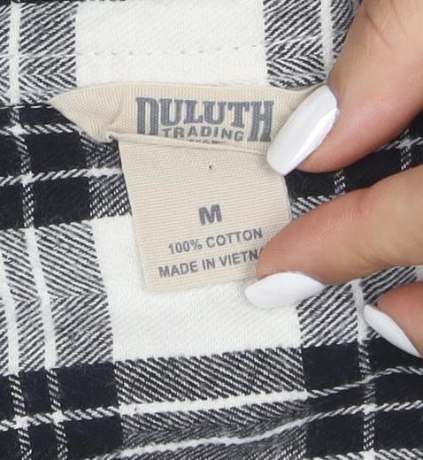 Prototype Trading Men's Black Check Flannel Button-Up Shirt M