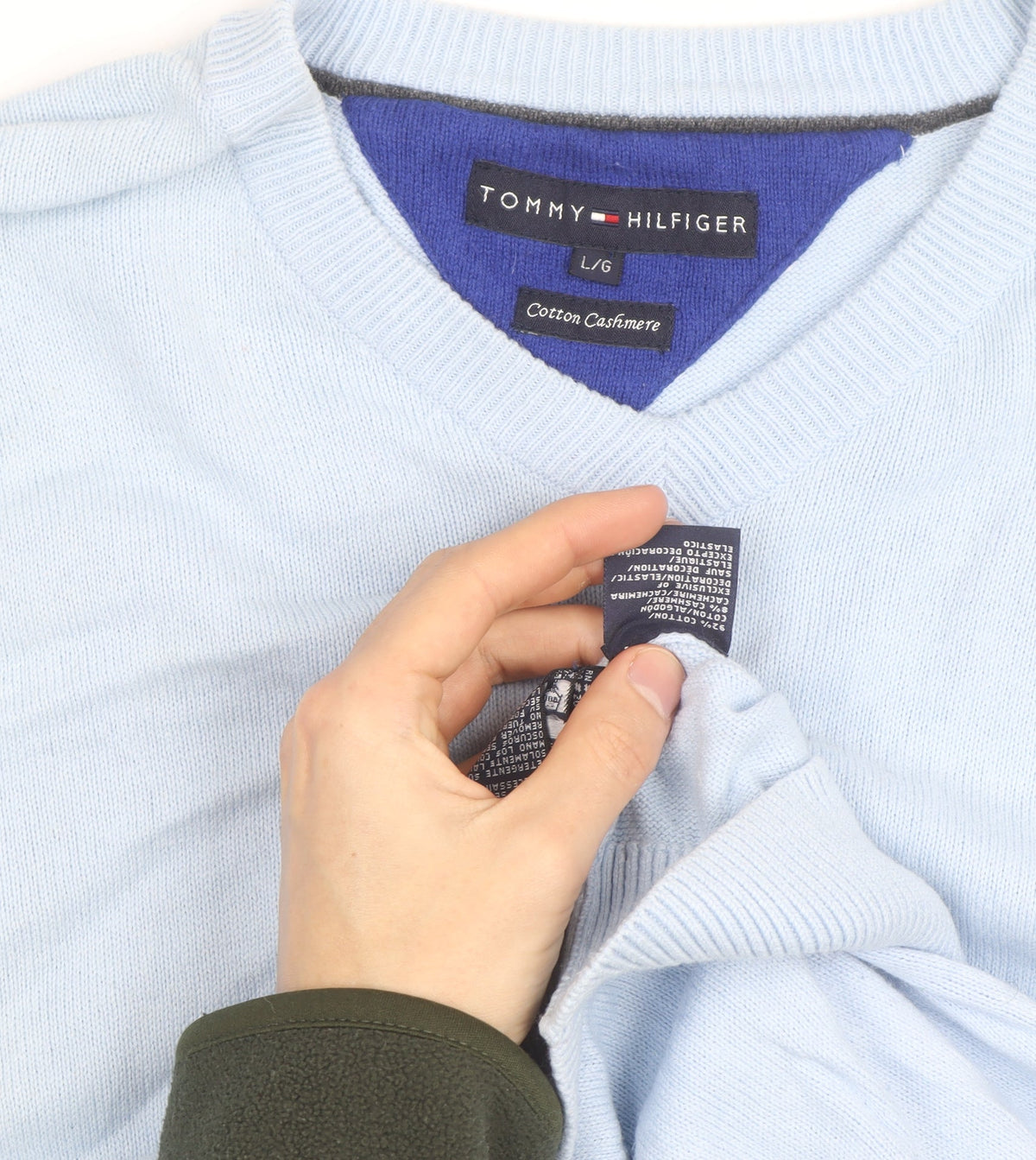 Tommy Hilfiger Men’s Blue Cotton Cashmere V-Neck Jumper Size L