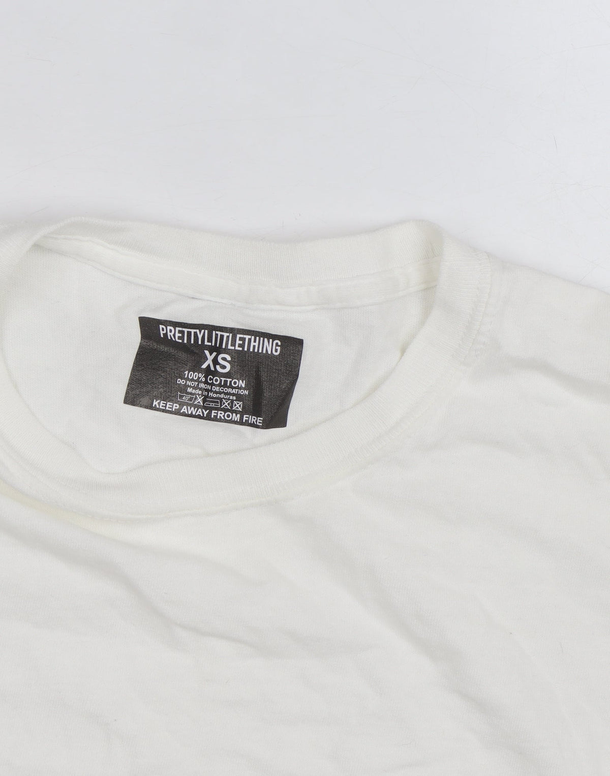 PRETTYLITTLETHING Women’s White Cropped Cotton T-Shirt XS