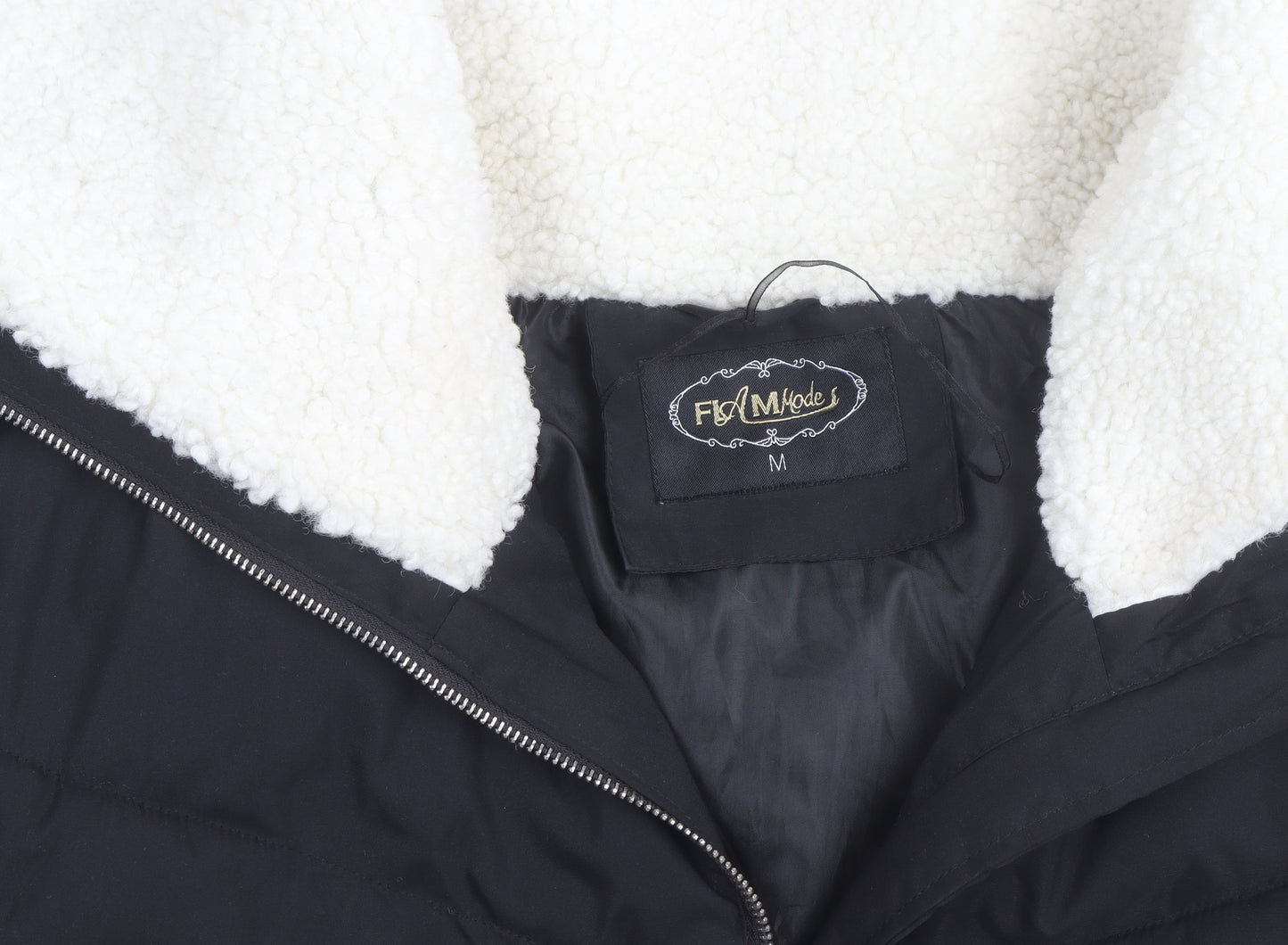 Flamme Mode Women’s Black Cropped Puffer Jacket with Faux Fur Collar Size M