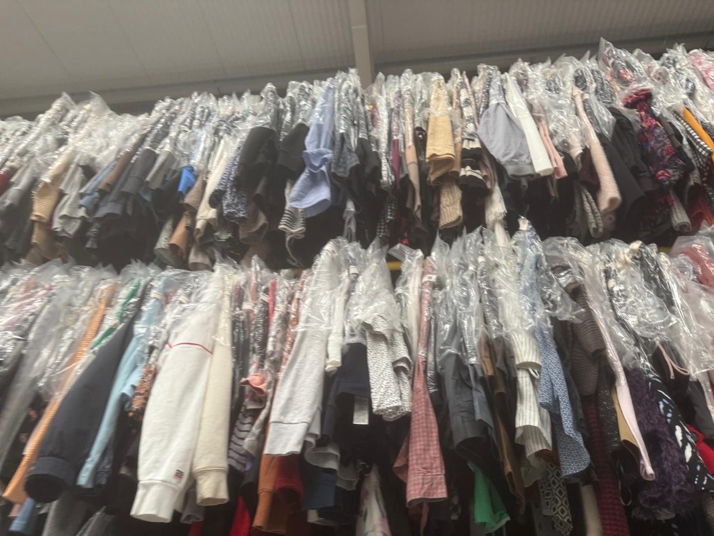 Ex Vintage Store Warehouse Closure Used Stock Bundle 20 Pack With Hangers (Copy)