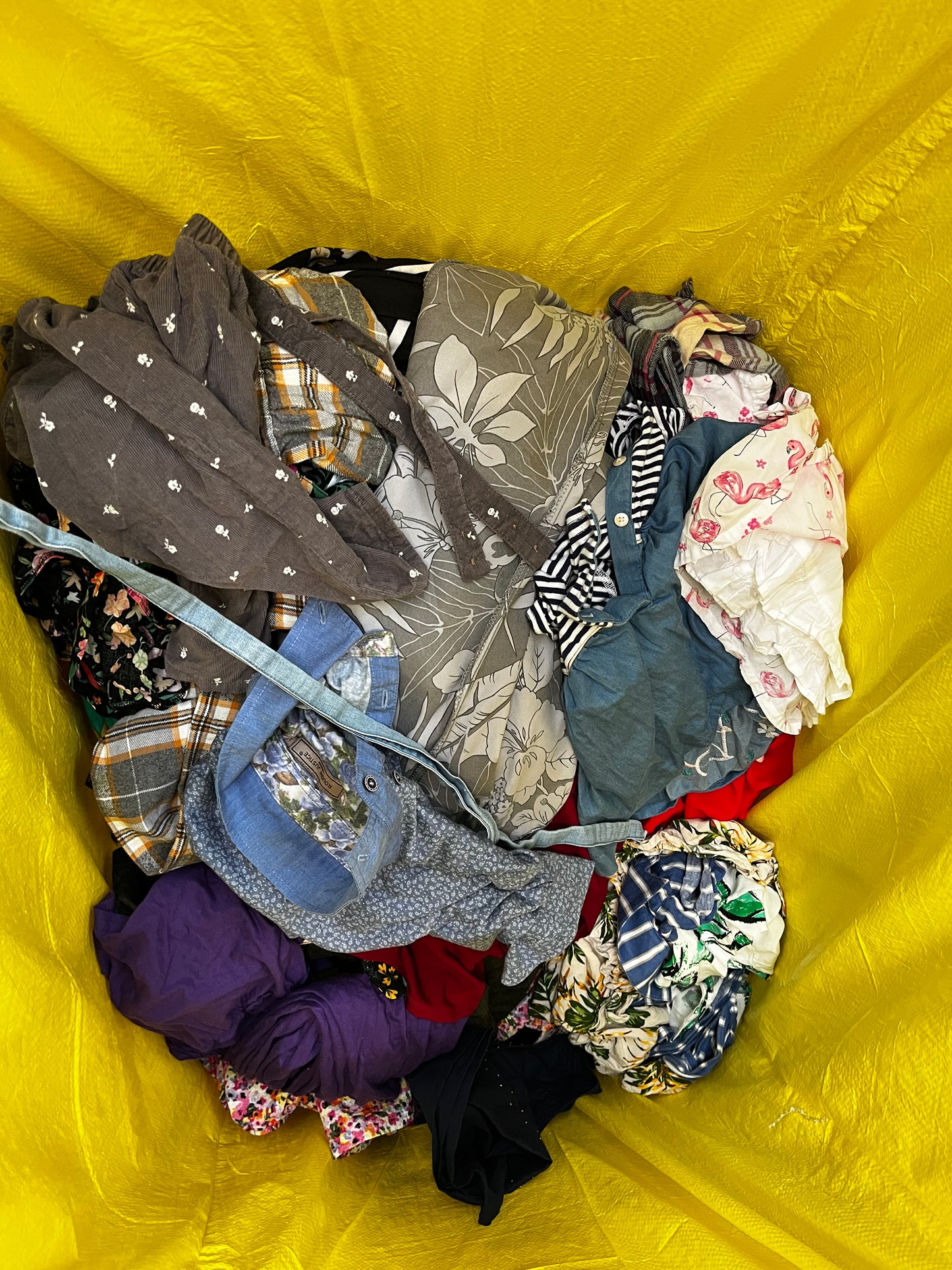 Bulk Wholesale Mixed Used Clothing Approx 13000 Items 10,000 Kilos