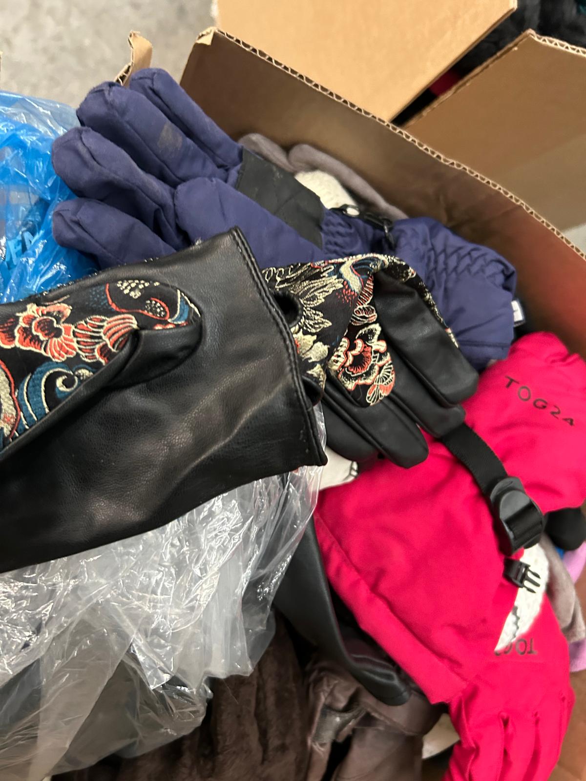 Wholesale Branded Non-Paired Used Gloves 100 Pairs