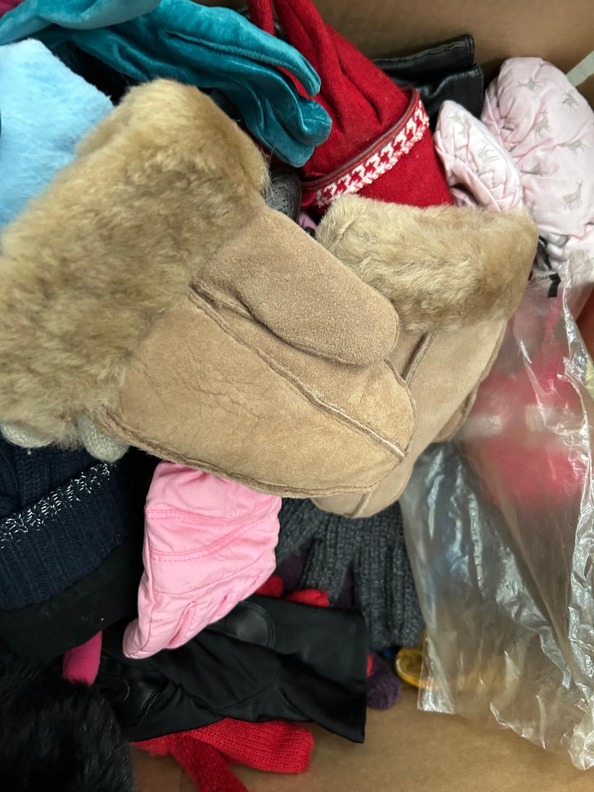 Wholesale Branded Non-Paired Used Gloves 100 Pairs