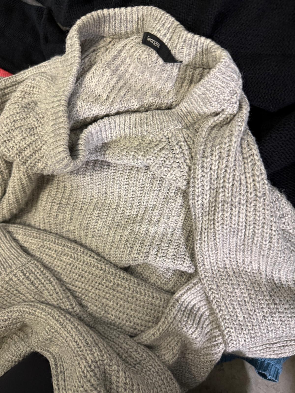 Cash 4 Clothes Plymouth Untouched Original Jumpers 20-25 Pack