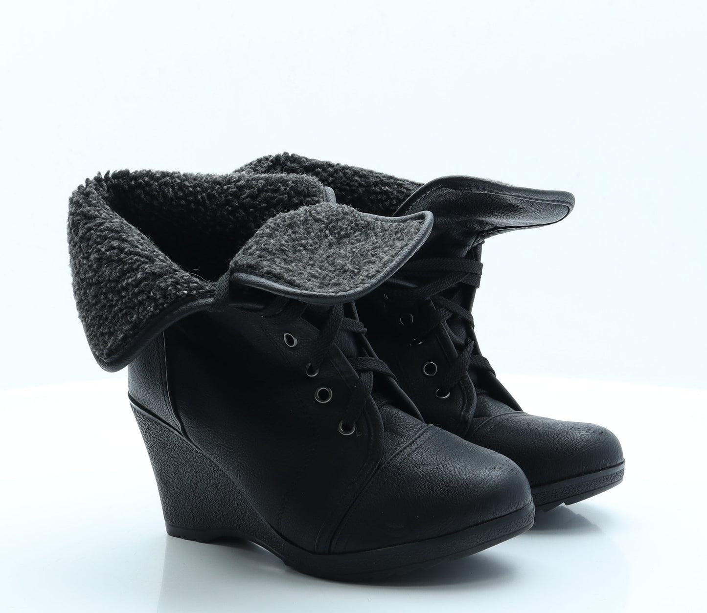 Preworn Womens Black  Faux Leather Bootie Boot 5 EUR 38