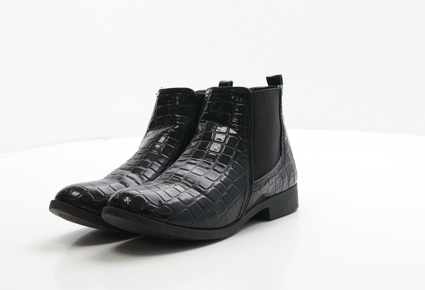 Preworn Girls Black Geometric Patent Leather Chelsea Boot UK 3
