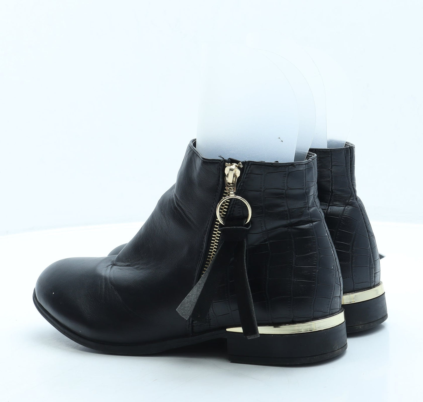 Preworn Womens Black Leather Chelsea Boot UK 8 41