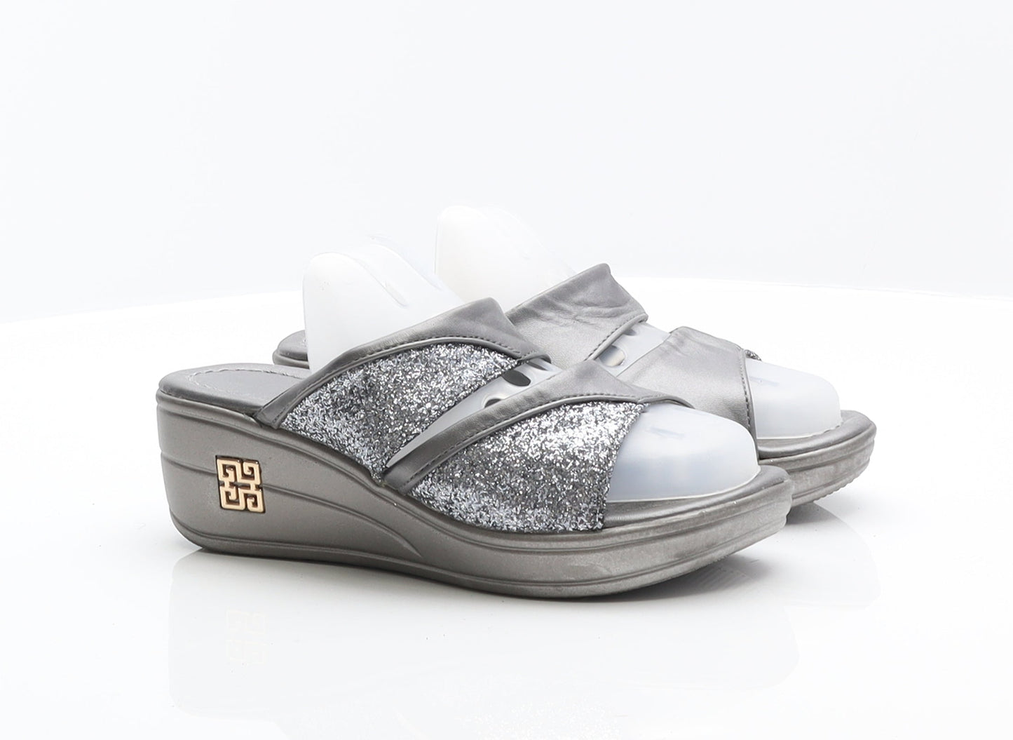 Preworn Womens Silver Plastic Strappy Sandal UK 2.5 35