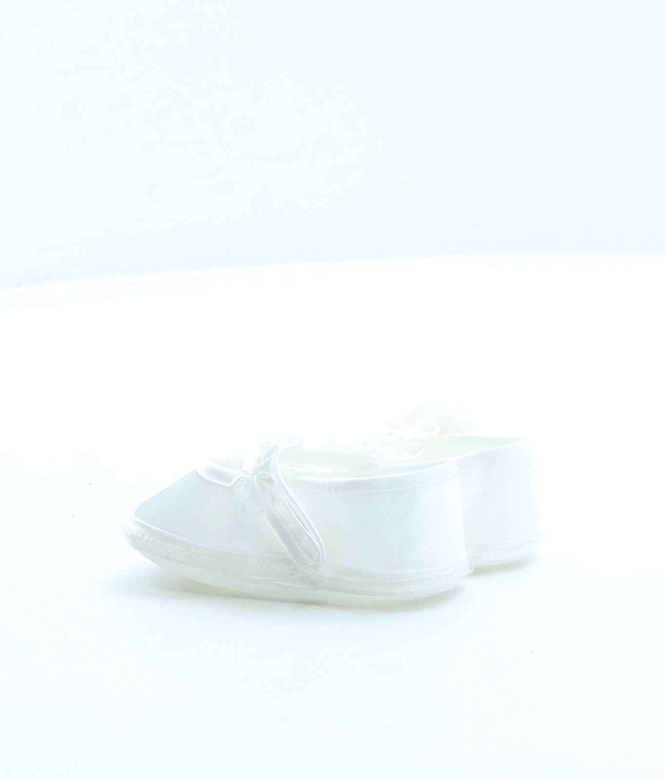 Preworn Girls White Polyester Flat UK 6-12 Months - Bridesmaid