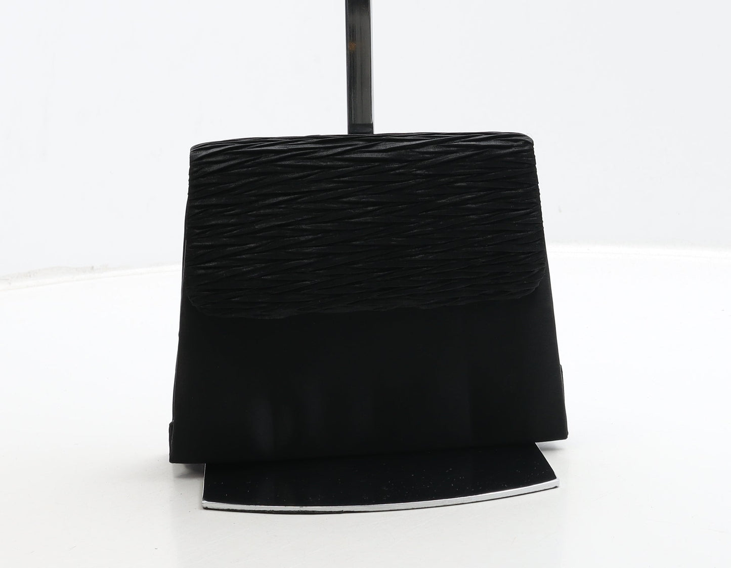 Preworn Womens Black Polyester Clutch Size Small