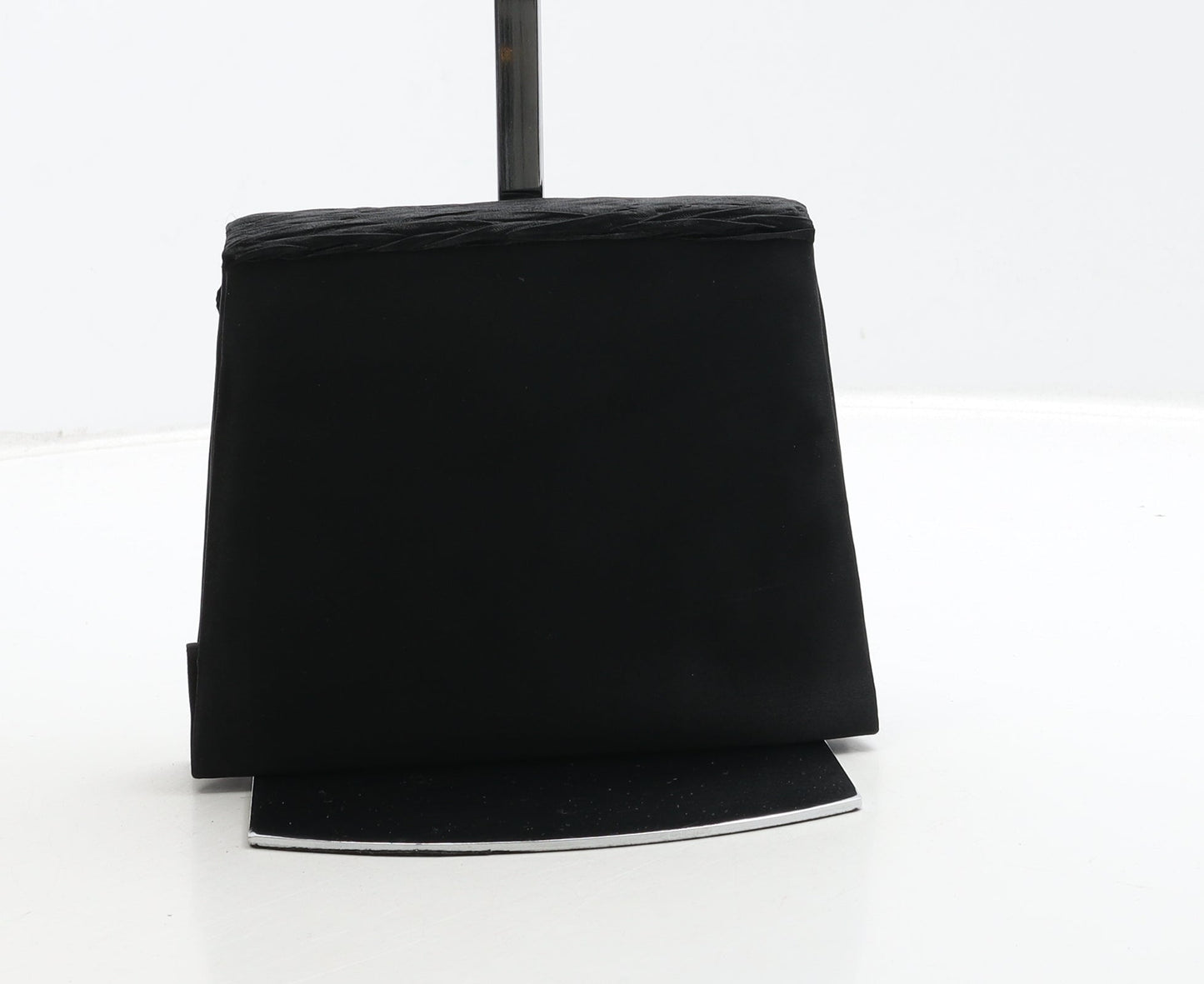 Preworn Womens Black Polyester Clutch Size Small