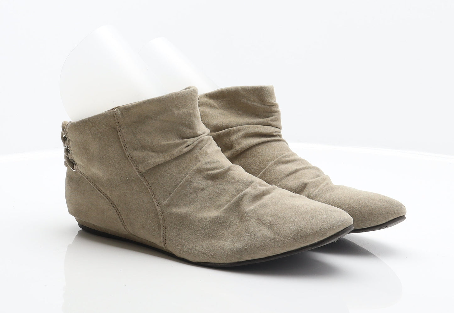 Preworn Womens Beige Polyester Slip On Boot UK 7 41