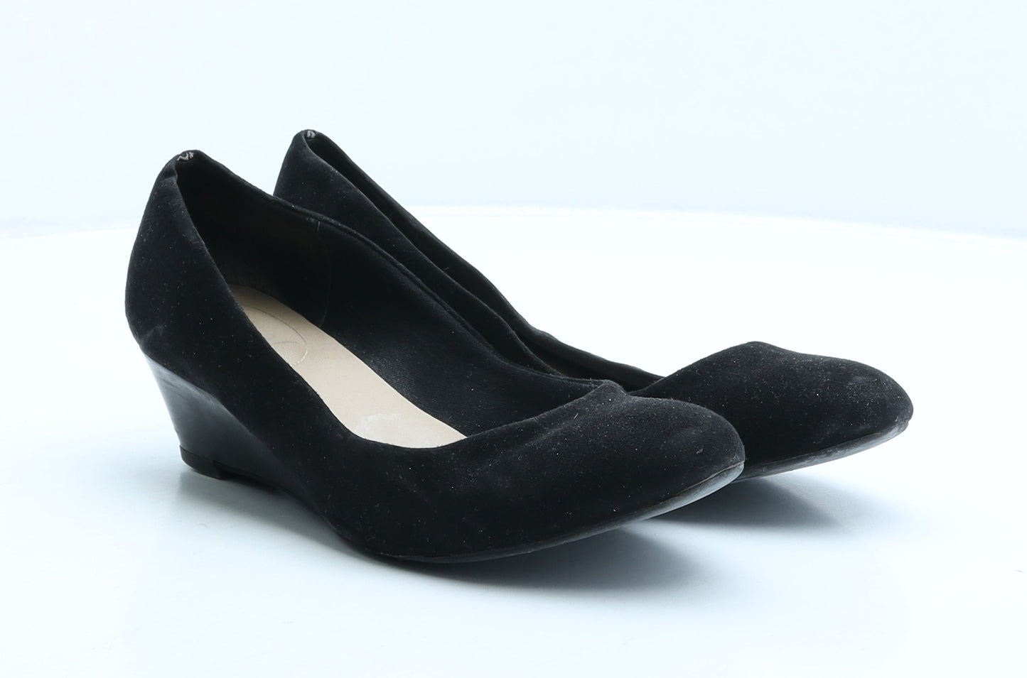 Preworn Womens Black Suede Court Heel UK 4 37