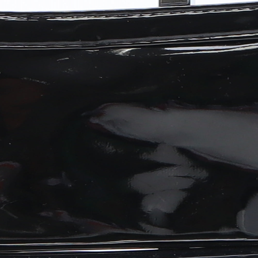 Preworn Womens Black Vinyl Clutch Size Mini