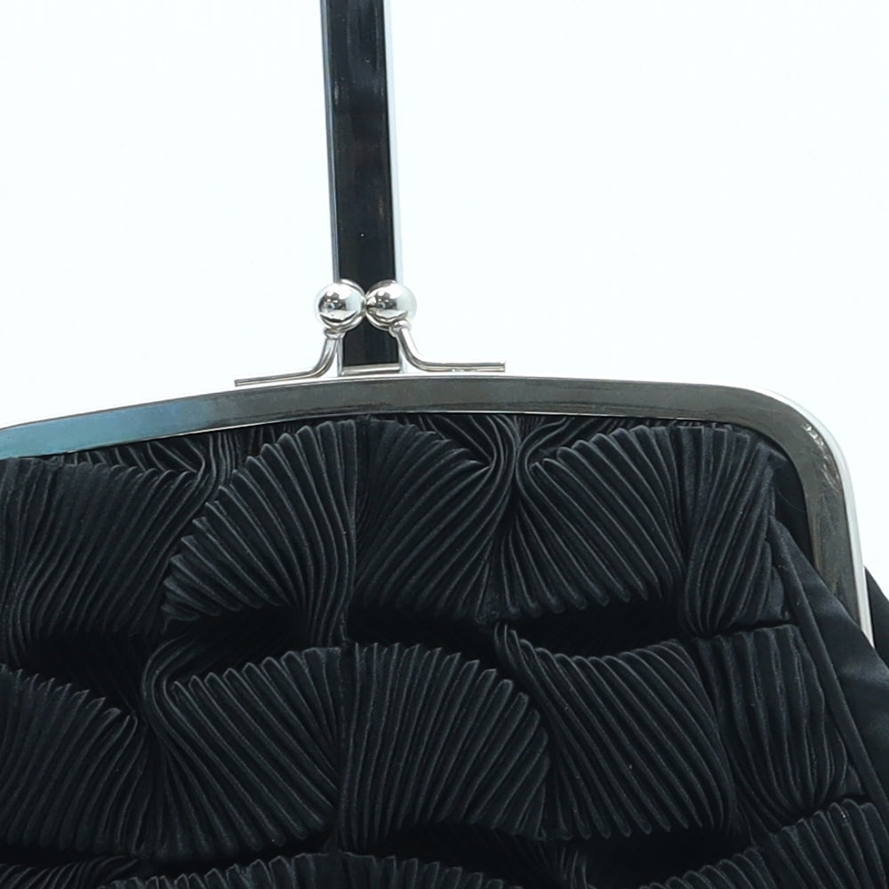 Preworn Womens Black Polyester Clutch Size Small