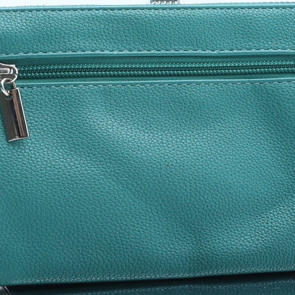 Preworn Womens Green Polyurethane Clutch Size Mini