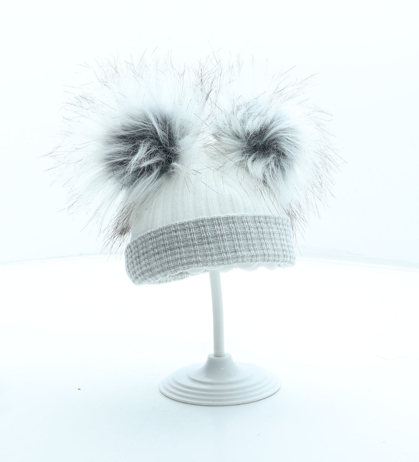 Preworn Girls White Acrylic Bobble Hat Size S - Faux Fur