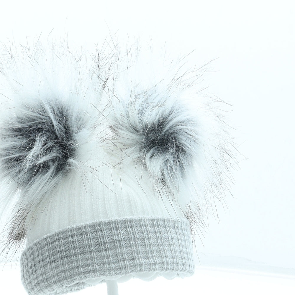 Preworn Girls White Acrylic Bobble Hat Size S - Faux Fur
