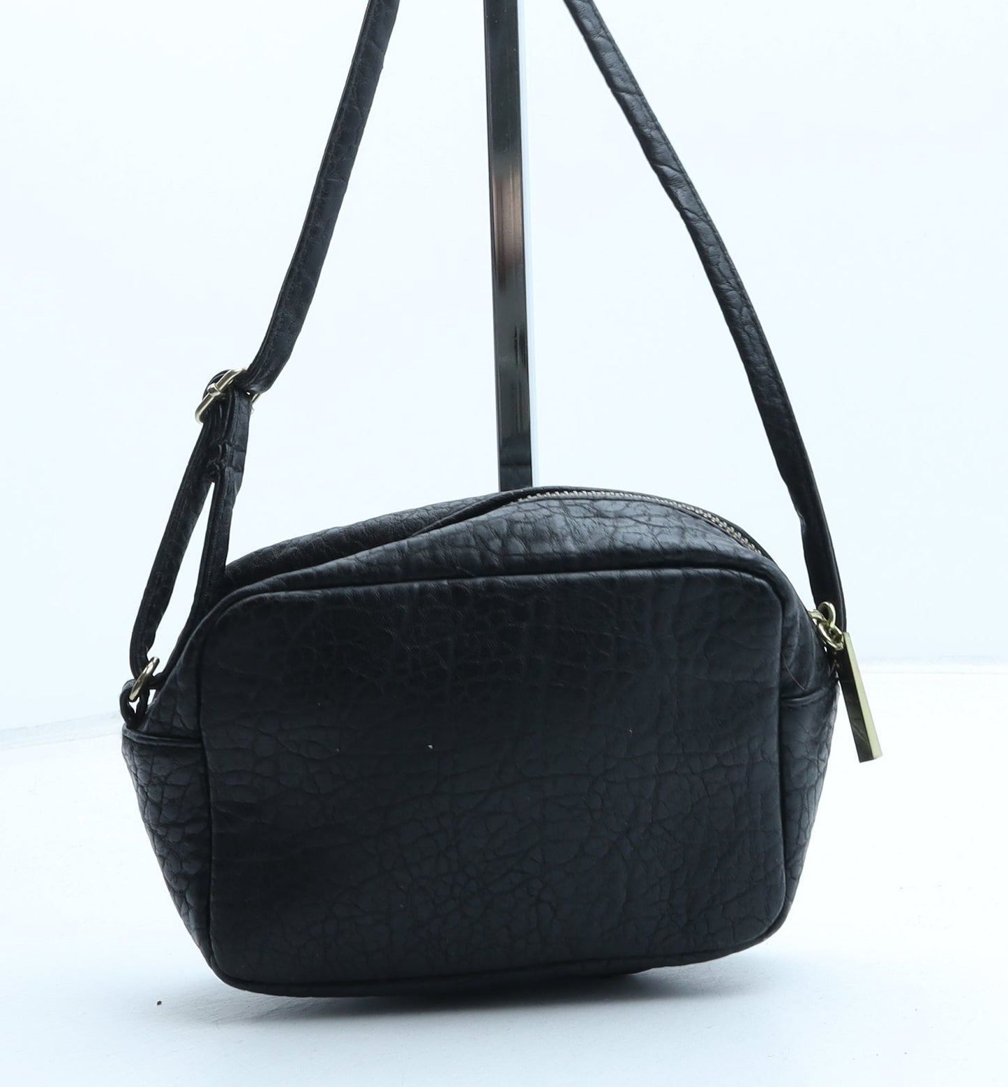Preworn Womens Black Polyurethane Crossbody Size Small