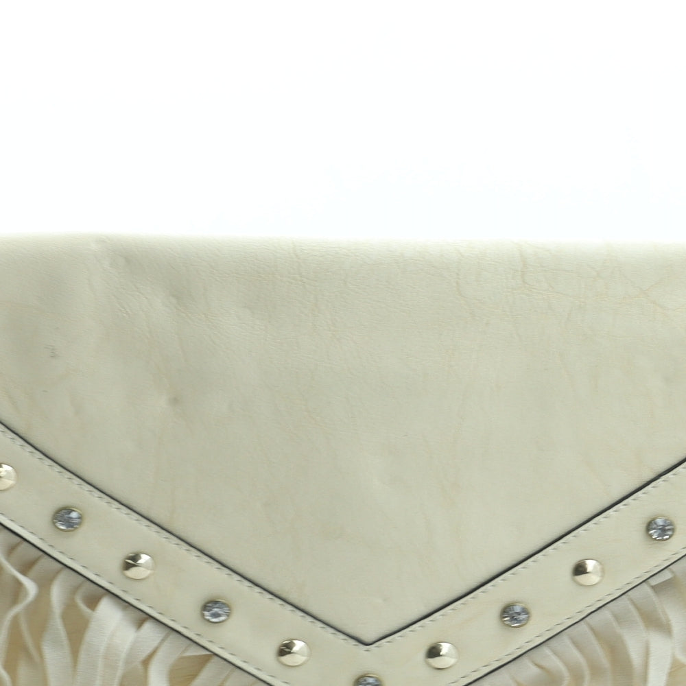Preworn Womens Beige Polyurethane Shoulder Bag Size Small