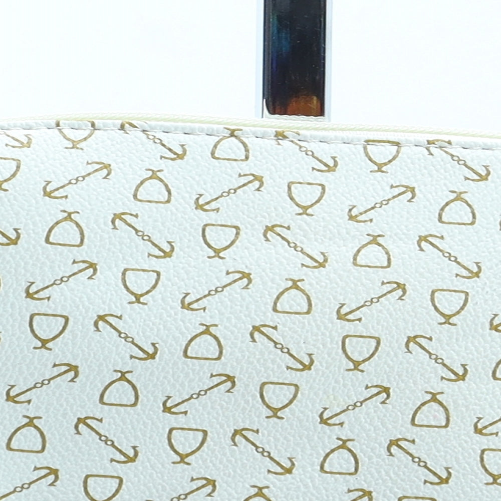 Preworn Womens Beige Geometric Polyester Clutch Size Small