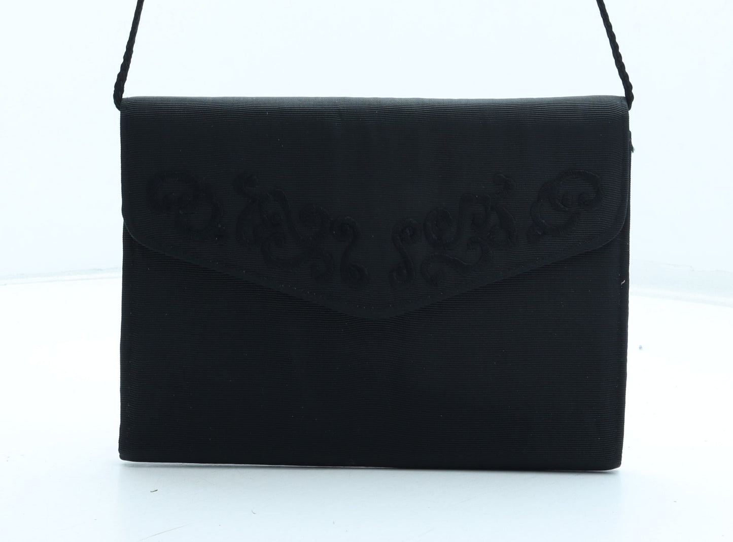 Preworn Womens Black Polyester Clutch Size Small