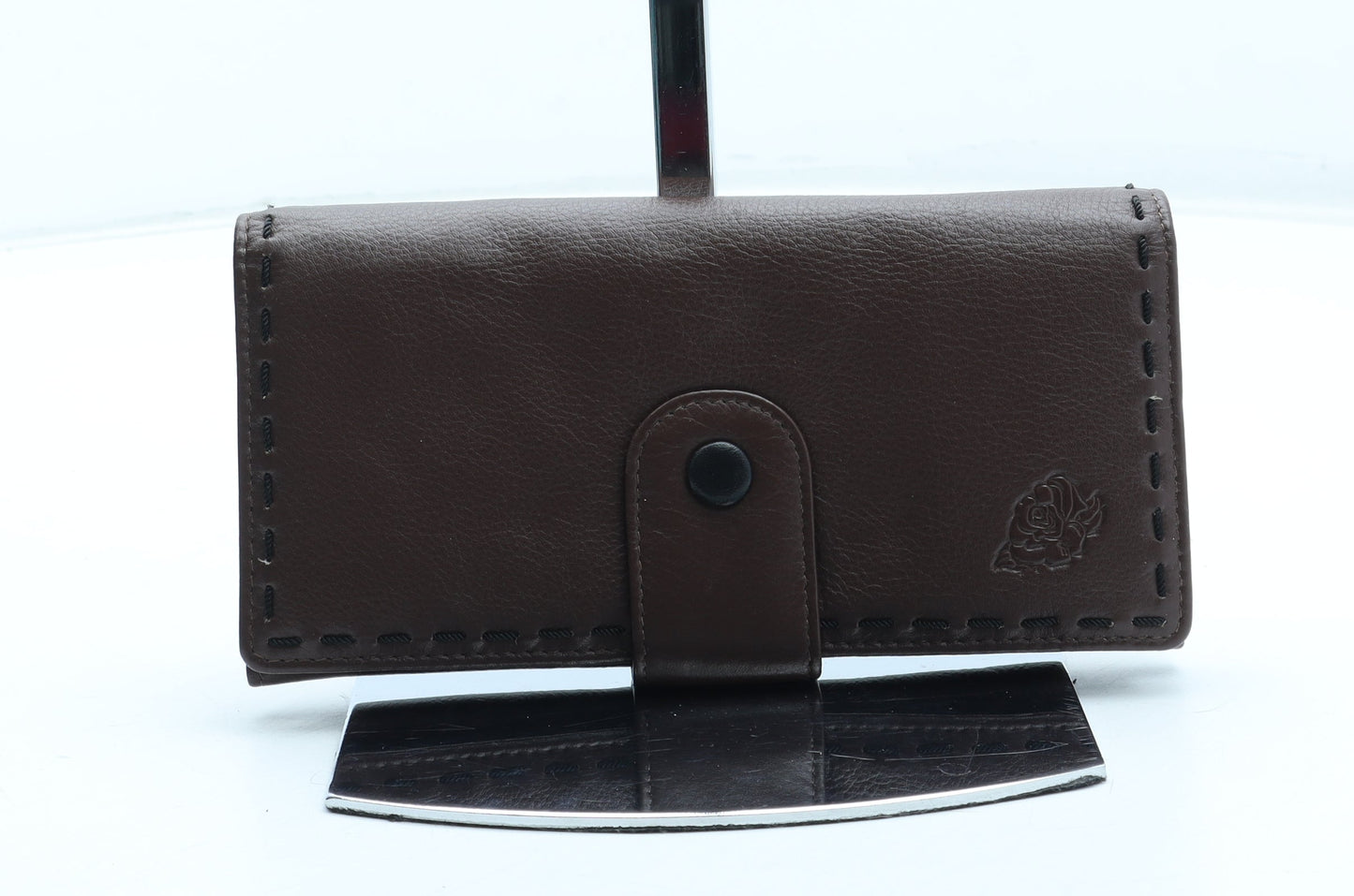 Preworn Womens Brown Leather Bow Tie Wallet Size M