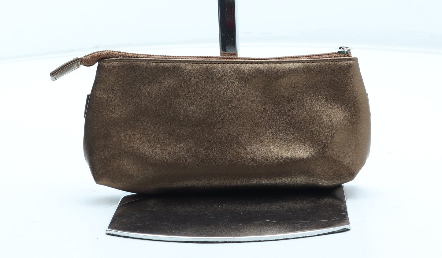 Preworn Womens Gold Polyurethane Clutch Size Small