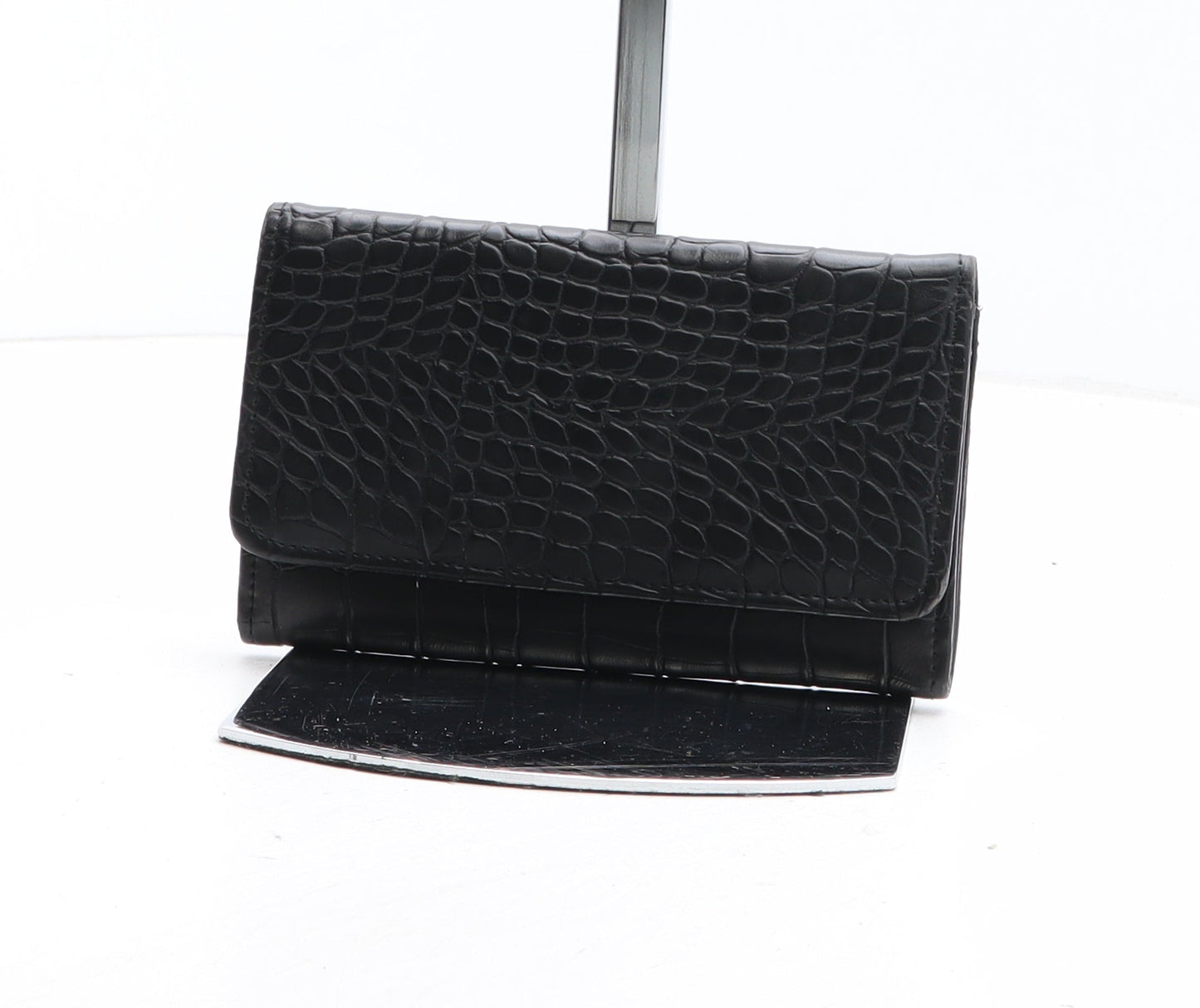 Preworn Womens Black Polyurethane Bow Tie Wallet Size M - Croc Texture