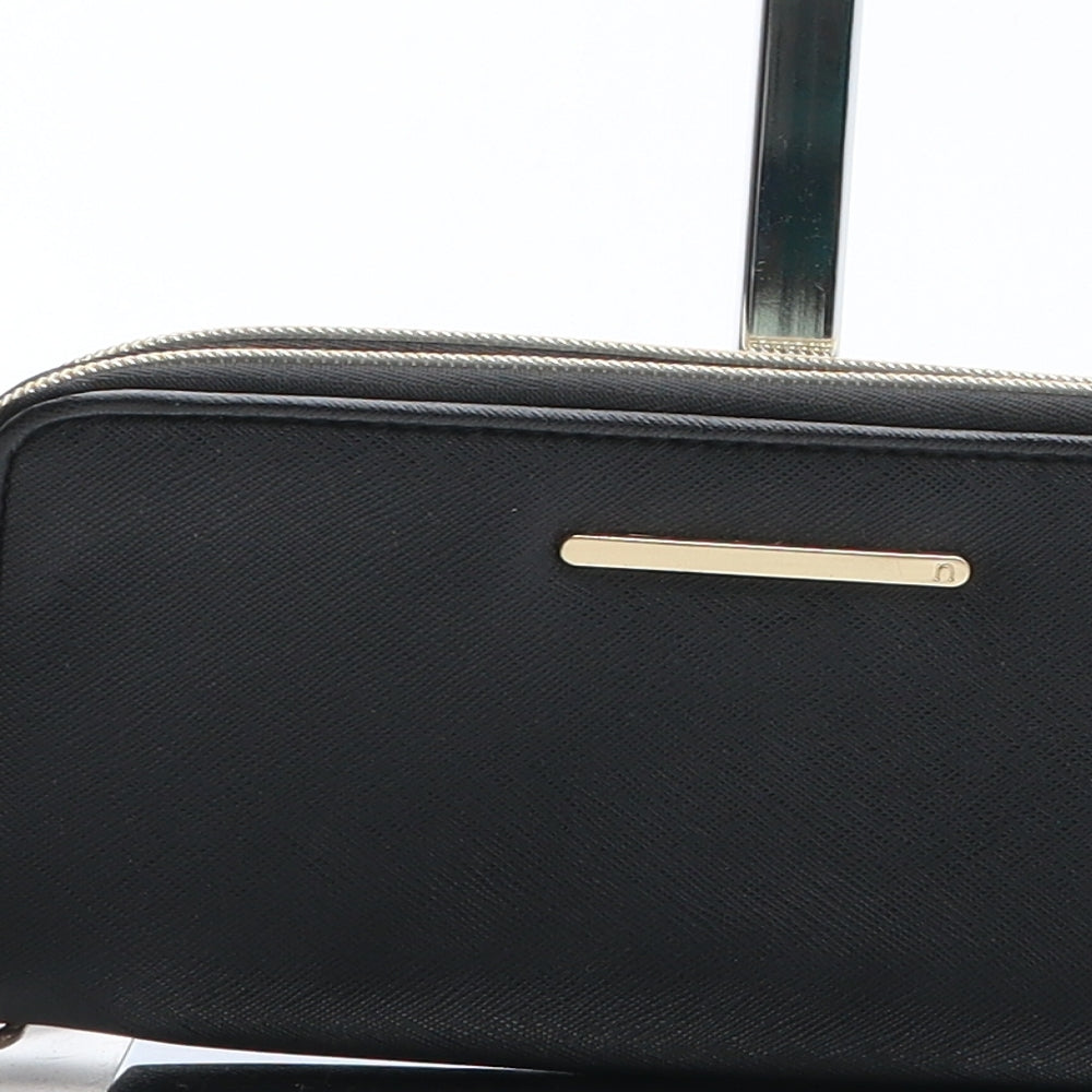 Preworn Womens Black Polyurethane Bow Tie Wallet Size M