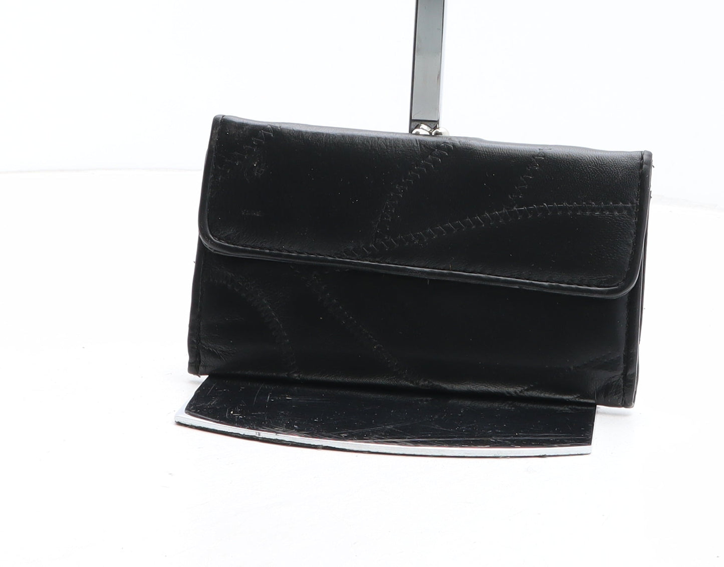 Preworn Womens Black Polyurethane Bow Tie Wallet Size M