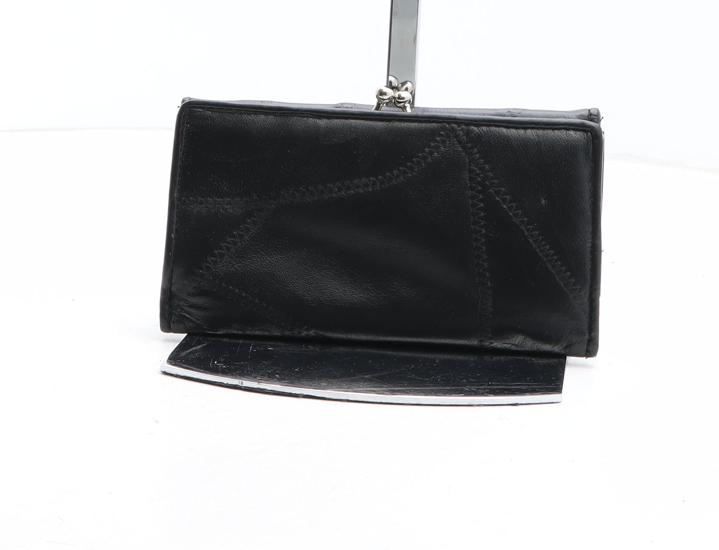 Preworn Womens Black Polyurethane Bow Tie Wallet Size M