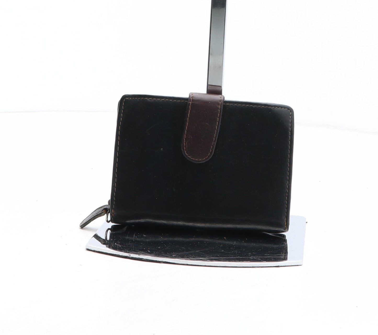 Preworn Womens Black Polyurethane Bow Tie Wallet Size S