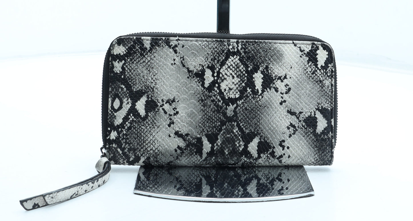 Preworn Womens Black Animal Print Polyurethane Bow Tie Wallet Size M - Snakeskin Pattern