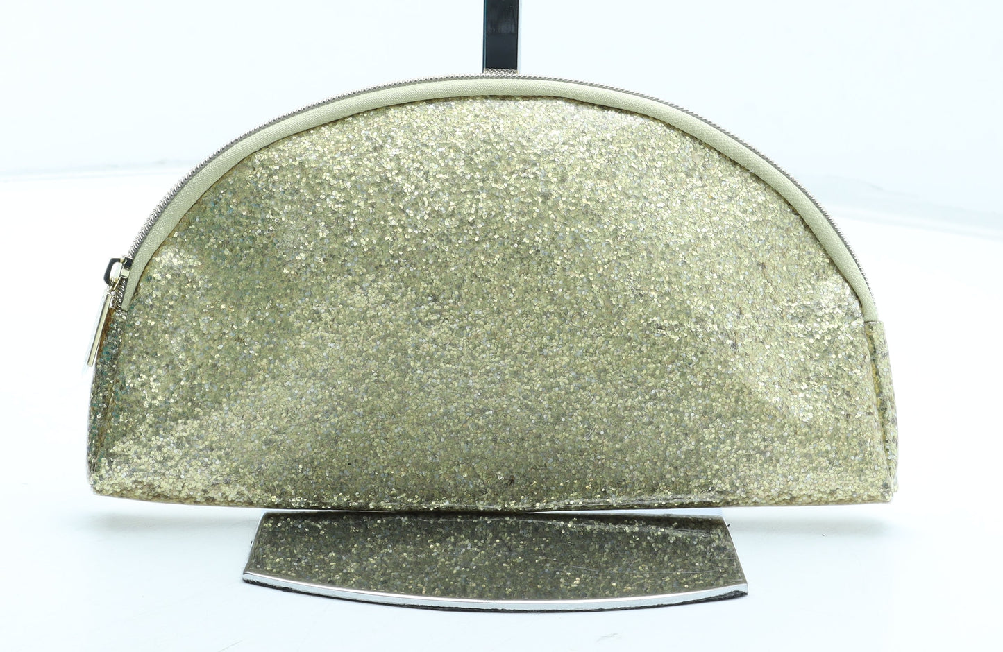 Preworn Womens Gold Polyurethane Clutch Size Small