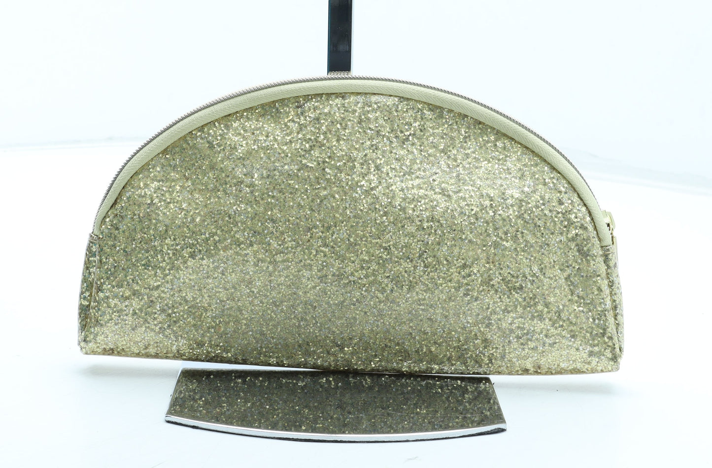 Preworn Womens Gold Polyurethane Clutch Size Small