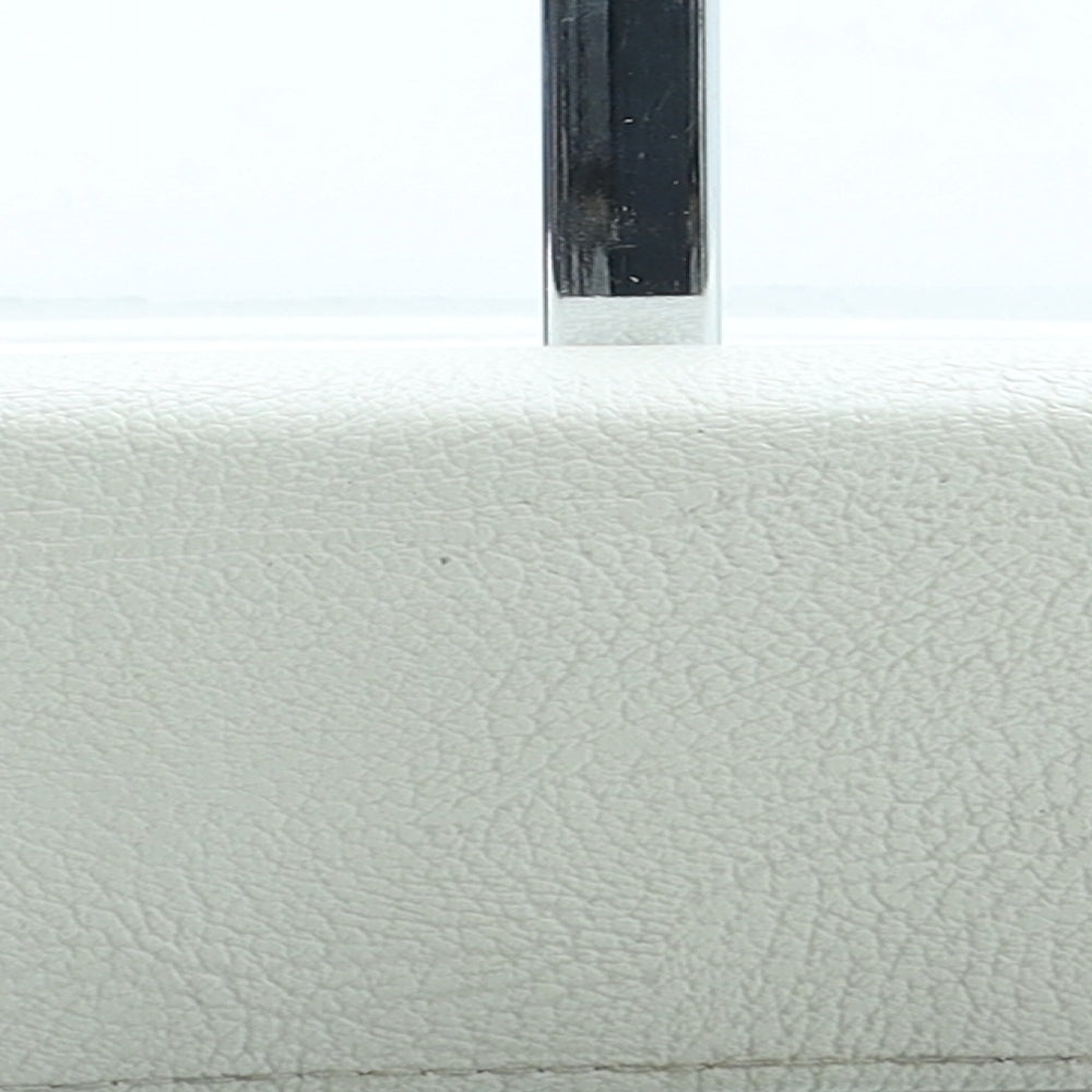 Preworn Womens Ivory Polyurethane Bow Tie Wallet Size S