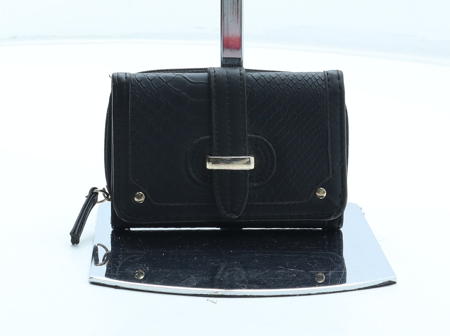 Preworn Womens Black Polyurethane Bow Tie Wallet Size S - Croc Texture