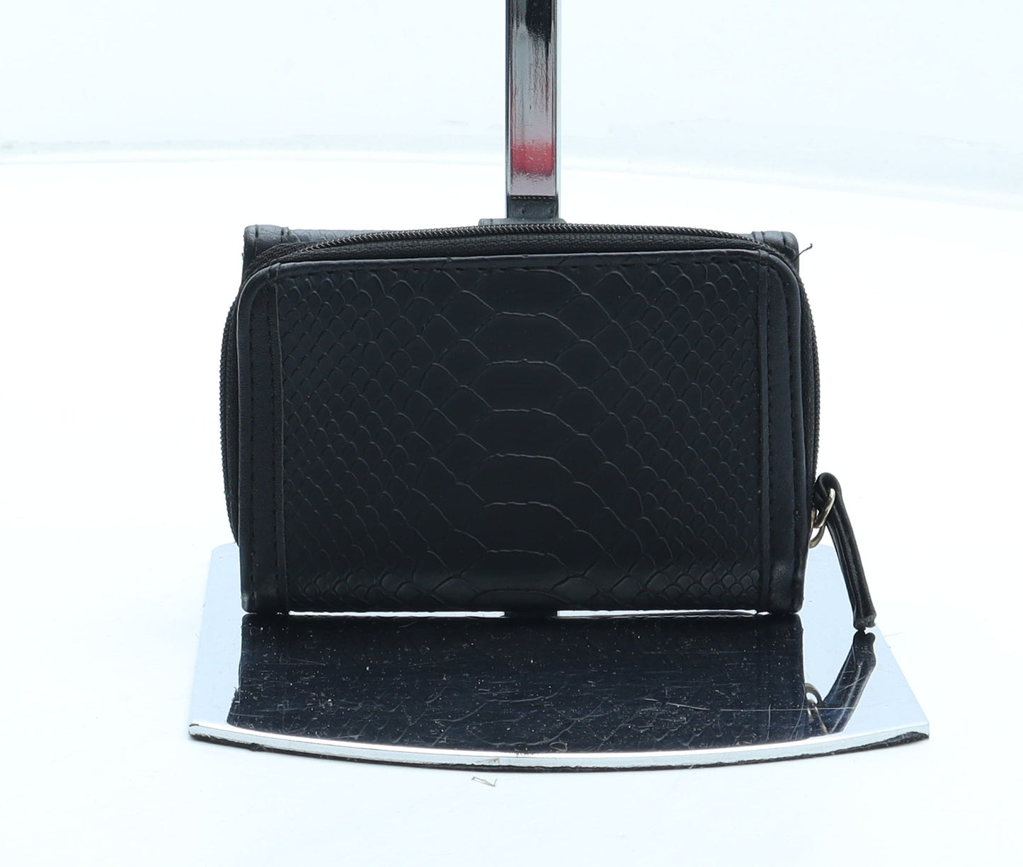 Preworn Womens Black Polyurethane Bow Tie Wallet Size S - Croc Texture